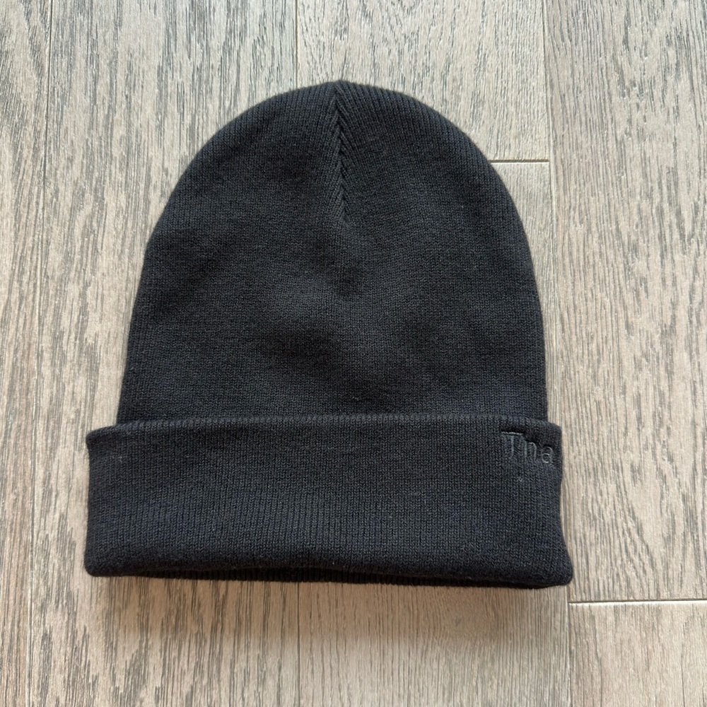Aritzia TNA Wool-blend Beanie
